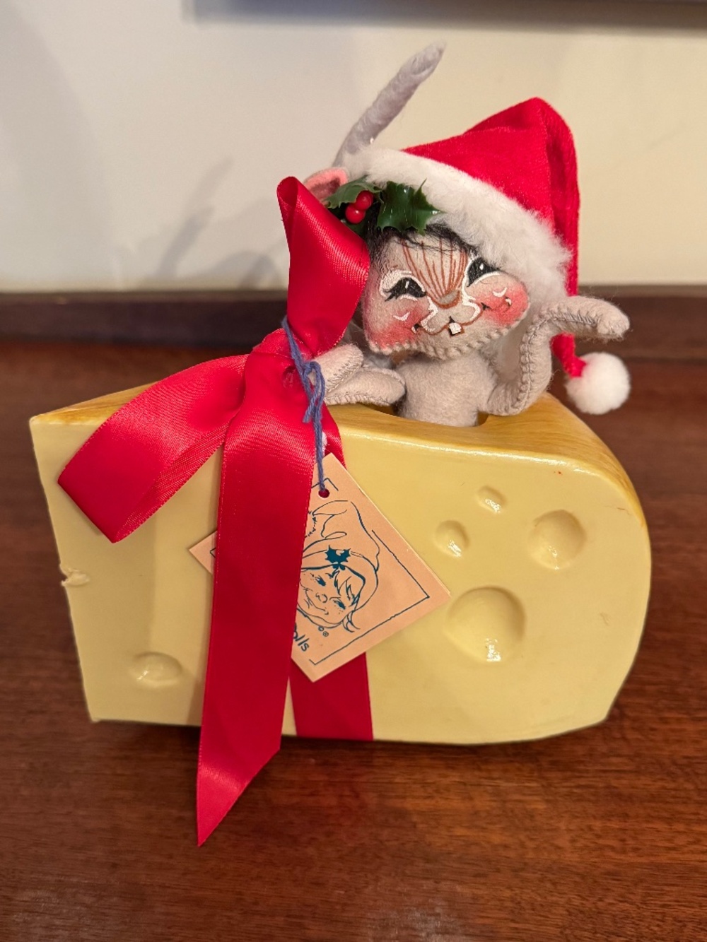 Vintage Annalee Mobilitee Christmas Mouse in Cheese 1993
